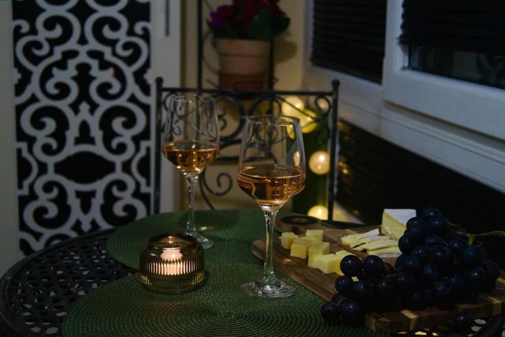Cozy 2Br Oasis In Central Burgas Exterior foto